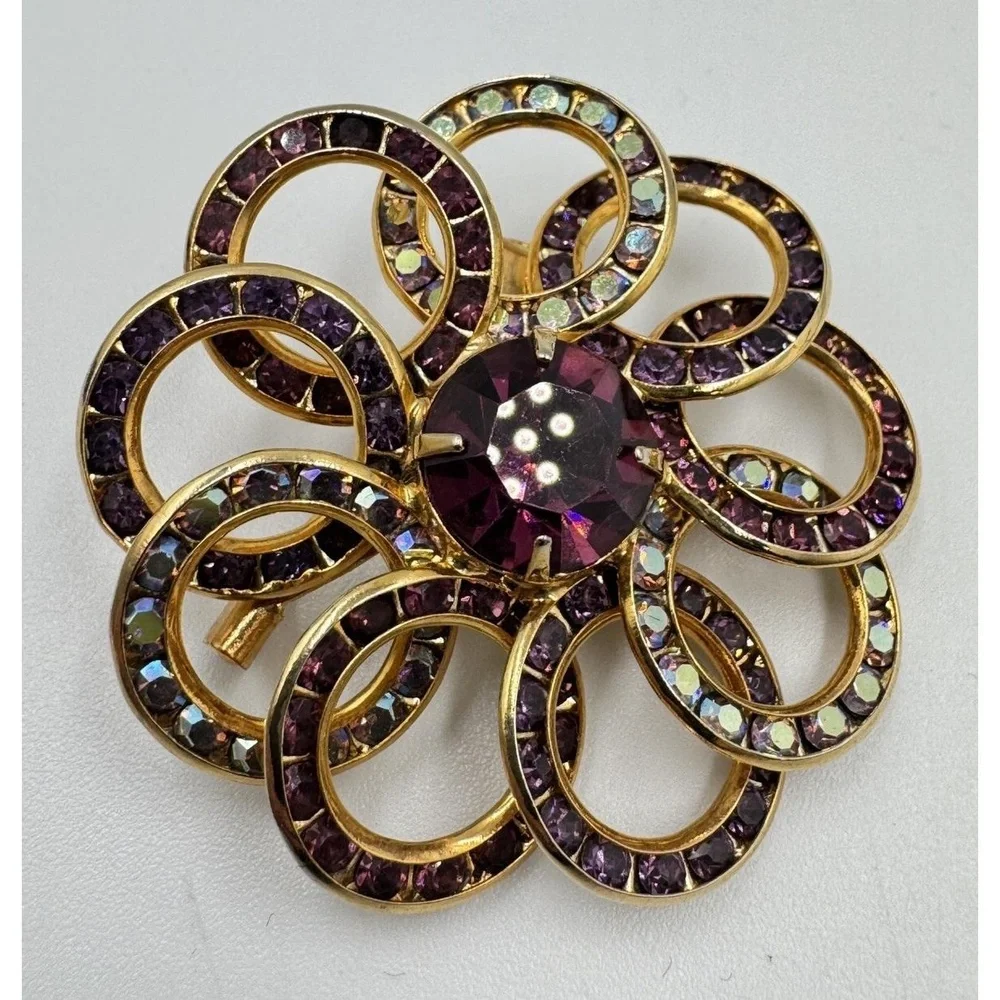 Vintage Gold Tone Purple Aura‎ Borealis Floral Rhinestone Circle Brooch Pin